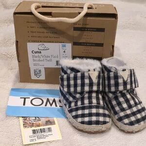 NWT TOMS Baby Black and White Checkered Shoes